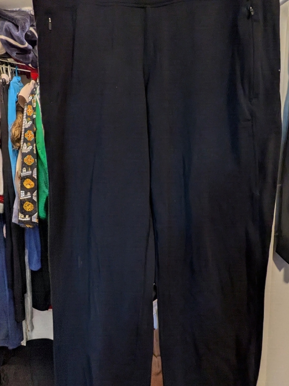 Six 6 Lululemon  Joggers .